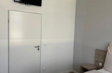 Aparthotel Emilia 24h Check-in, Free Parking and WiFi - Foto 8