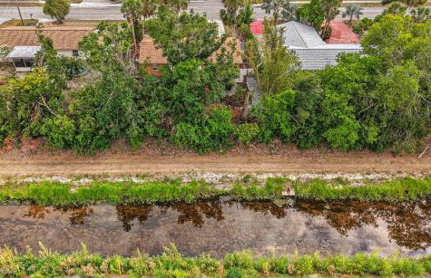 Sunny 3BR Oasis with Water View and Beach Gear Near Siesta - Foto 34