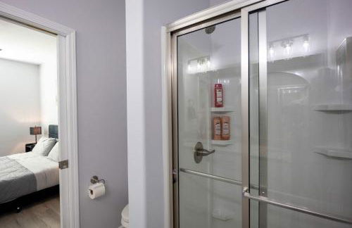 2 Min to Downtown - 9 to Elon - Fast Wi-Fi - Foto 28