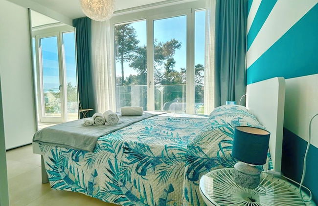 Golden Hour Retreat Lagoon View Villa With Pool - Photo 5