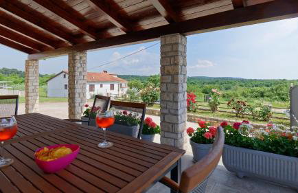 Apartment Larissa by Rent Istria - Photo 1