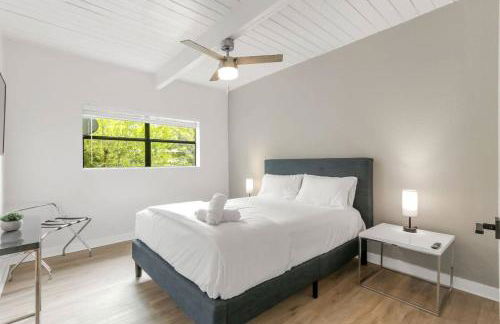 Oakland Oasis 4BDHeated PoolSpa5min to beach - Photo 16