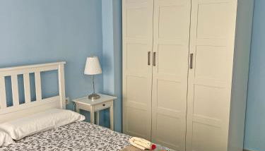 Estación Tren Reformado 2 habitaciones - Photo 3, wardrobe