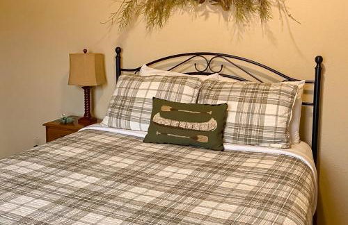 Breathtaking Mtn and Lake Views! Glacier Country Gem - Foto 46