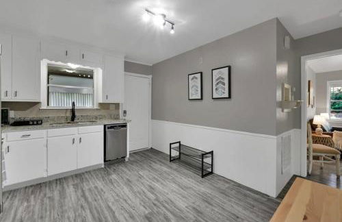 The Huge Home I Next 2 SHSU I Sleeps 16 I PingPong - Foto 13