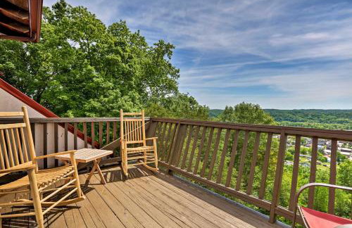 Burkesville Apt w/ Deck, Views & Pool Access! - Foto 1