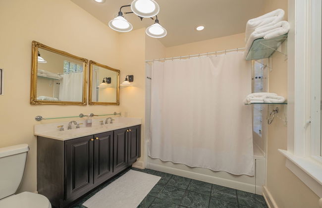 Pillars' Castle - Photo 33