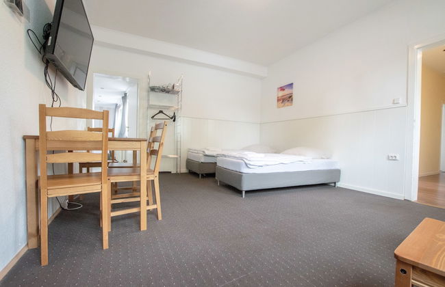 Spacious House - Photo 56