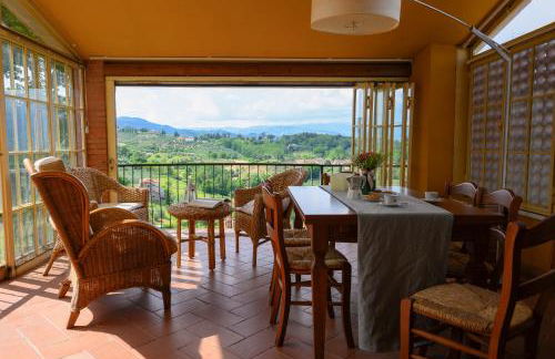 Villa panoramica con Jacuzzi privata tra Firenze & Lucca ,3 camere, 4 bagni - Foto 1