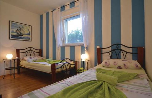 Gorgeous Home In Kanfanar With Wifi - Photo 52