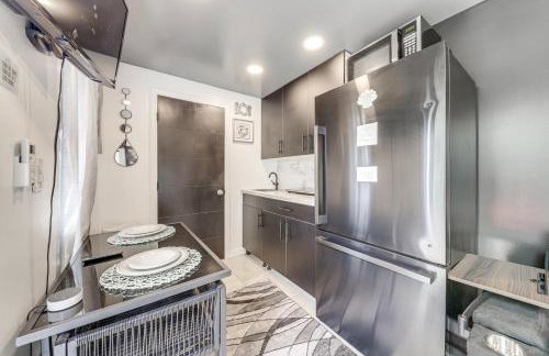 Mod Bungalow with Ultra-Private Outdoor Hang Space! - Foto 14