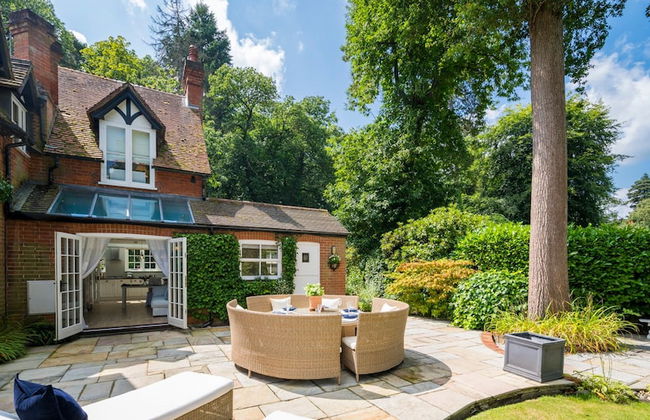 Magnolia Lodge - 4 Beds Fabulous Garden Parking - Foto 1