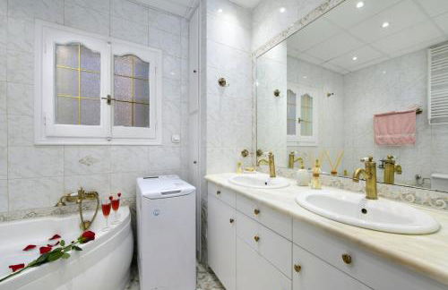 Regina's Downtown Apartment by CorfuEscapes - Foto 40