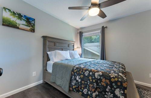 Perfect Getaway 3BR 3BA Home Close to Parks and Shopping - Foto 15