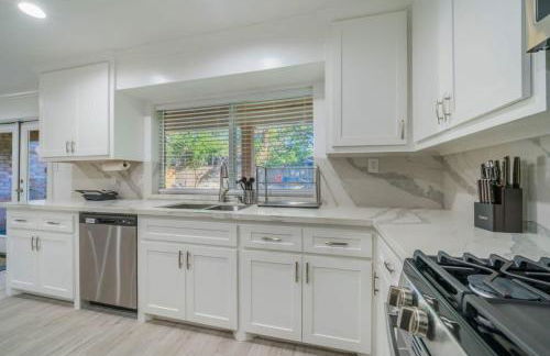 Bright and Spacious Home for w Pool -over 30 Nights- - Foto 13