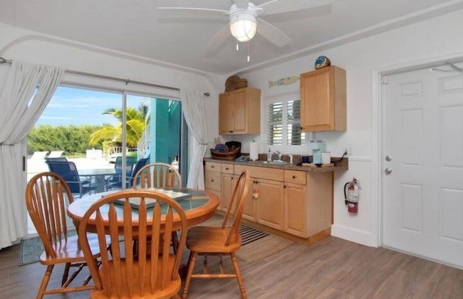 Waterfront Home With Swimming Pool 4 Bedroom Home by RedAwning - Foto 14