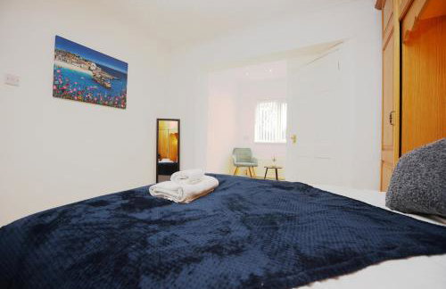 Hollybush Place By N And N Stays Ltd, Perfect for Contractors and Workers, Large Private Driveway for Work vans And Vehicles, Great Location and Fast Wifi - Foto 14