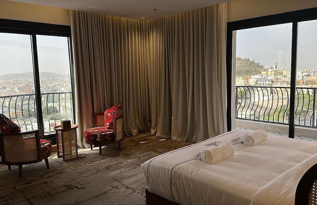 Golden Balcony Hotel - Photo 6