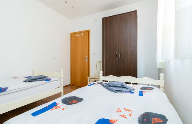 Simplistic Apartment in Malinska near Sea - Foto 5