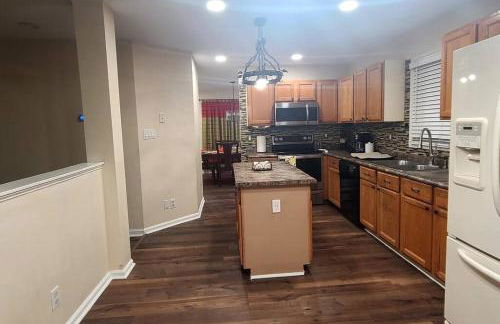 Sweet Home in the heart of Cary Close to NCSU UNC DUKE - Foto 34