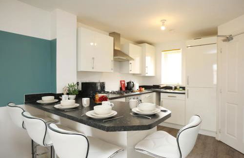 Homington House By N And N Stays, Perfect for Contractors and Workers, Private off road Parking for 2 vehicles, Fast Wifi - Foto 5