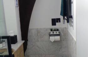 Luxury 1 Bedroom Duplex with Free Parking - Foto 39