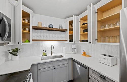 Zen Cottage with Private Parking ABODEbucks - Foto 7