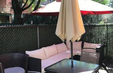 Private Studio Suite with Separate Entrance & Backyard, Quiet Brooklyn Stay - Photo 17