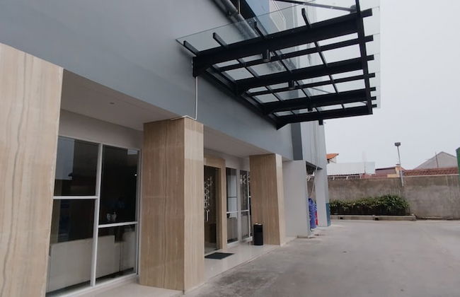 New Studio Apartment With Strategic Location At Suncity Residence - Foto 25