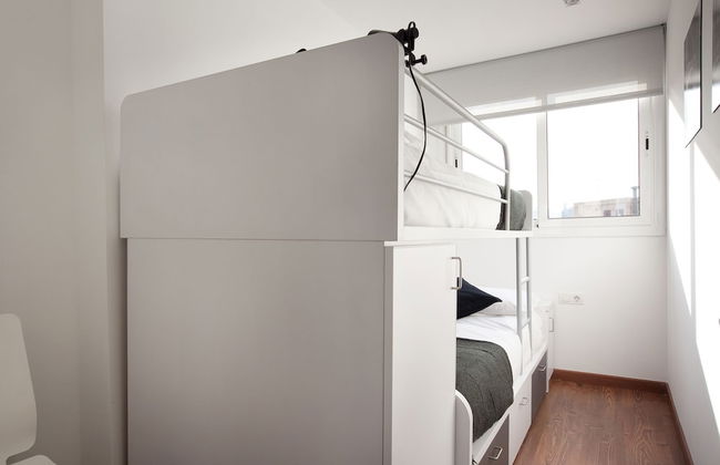 AB Montjuic - Photo 3