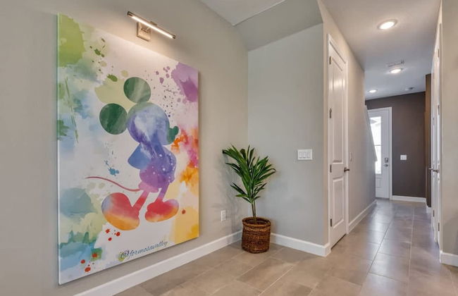 Super Spacious With Private Pool and Themed Bedrooms - Photo 10