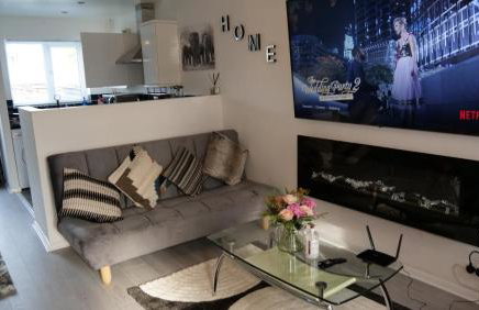 Milton Keynes Luxury Short Stay House with WIFI and Free Parking - Photo 29