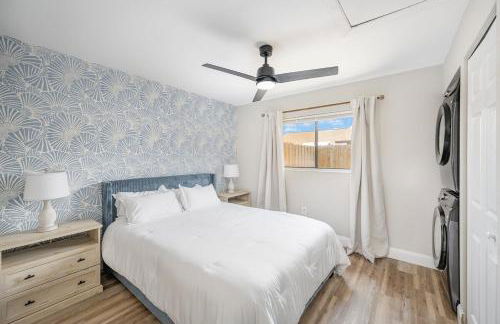 Beachside Bungalow- 2 minutes from the beach! - Foto 18