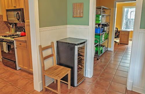 Quaint Austin Home with Yard about 5 Mi to Downtown! - Photo 8