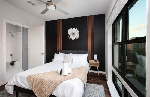 Modern 2BR Getaway-w Parkng, Near Rvrwlk&Conv Ctr - Foto 66