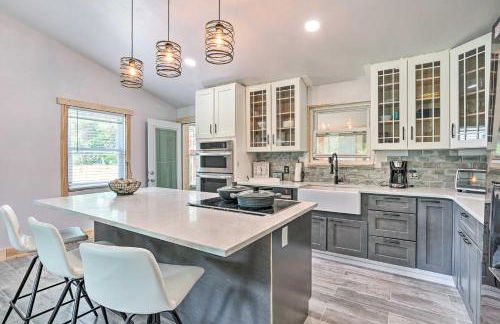 Modern Moncks Corner Home with Fenced Backyard! - Foto 9