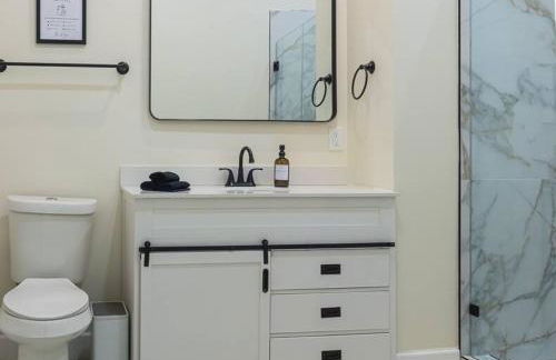 Houston Hideaway with King Bed, Games, Prime Location - Foto 11