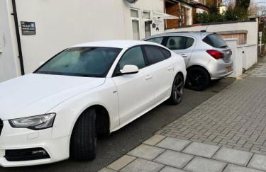 Group Friendly 2 Bed 2 Bath FREE PARKING for 2 Large Vans or up to 4 Cars Zone 2 Sleeps 10 Close to Central London and Zone 2 tube station - Photo 35