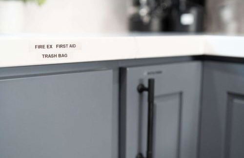 Brand New Apt w Parking Blocks from Downtown- D - Foto 17