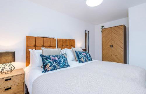 NEW! Presented by LTJ Prime Key Properties, Driveway Parking, Free WiFi - Foto 7