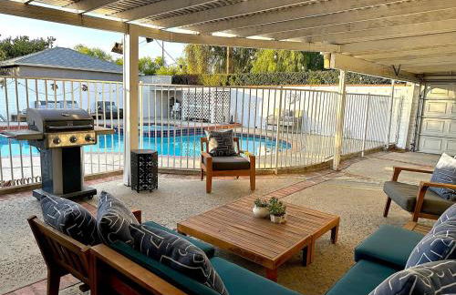 Tranquil Poolside Oasis with BBQ and Serene Ambiance - Foto 21