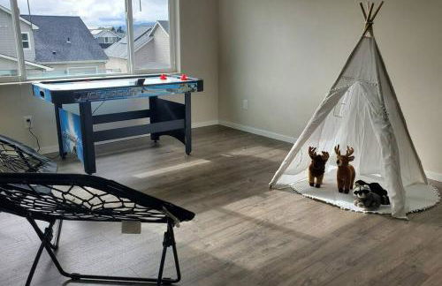 Family Fun! Gorgeous North Idaho Home w/Tesla Charge : Prairie Inn - Photo 22