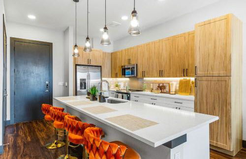 12 Min to Downtown Balcony Apt with Free Parking - Foto 1