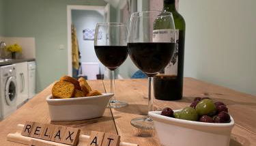 Bramblebee Cottage Salthouse - Photo 2