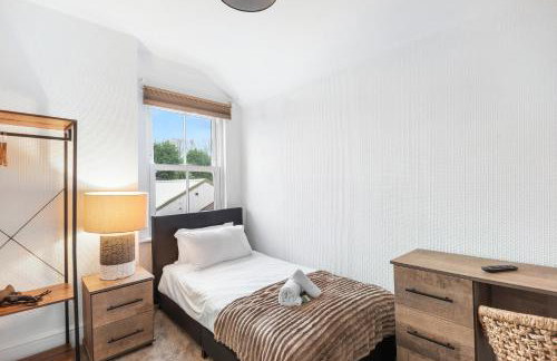 The Central-Contractor Accommodation-Free Parking - Extended Stays - Photo 22