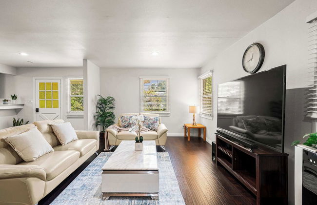 Not Affected by the Fire/spacious Retreat w/ Large Kitchen & Outdoor Patio - Foto 23