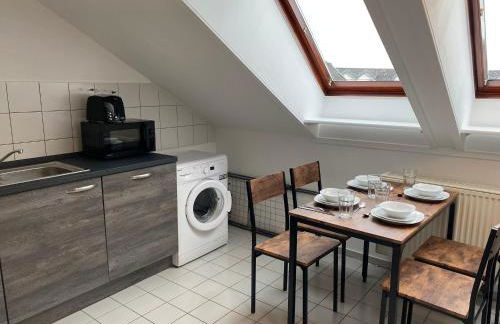 Komfortables Apartment, Ihr Zuhause auf Zeit mit 3 Schlafzimmern, 2 Balkonen, Netflix & 24h Check-In - Foto 18