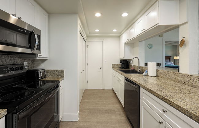 Beachfront Retreat - Photo 20