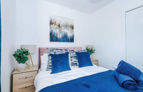 Comfy 3-BR Wirral Home | Free Parking & Wi-Fi - Foto 7