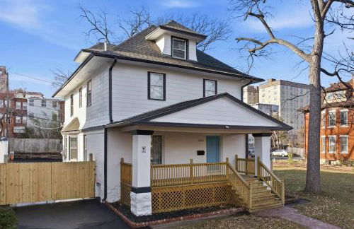 New Modern Updated Secure and Private Home - Foto 61